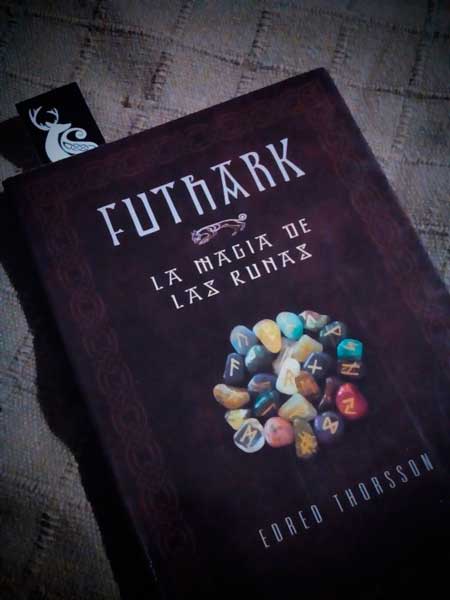 Futhark, libro de Edred Thorsson